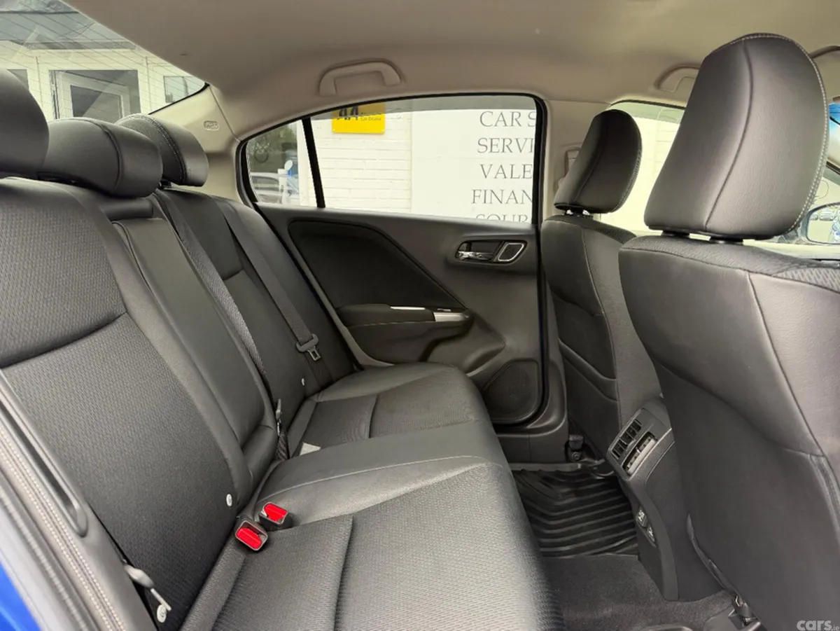 Honda Grace Saloon, Petrol Hybrid, 2018, Blue