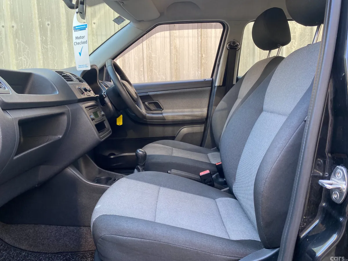 Skoda Fabia Hatchback, Petrol, 2014, Black