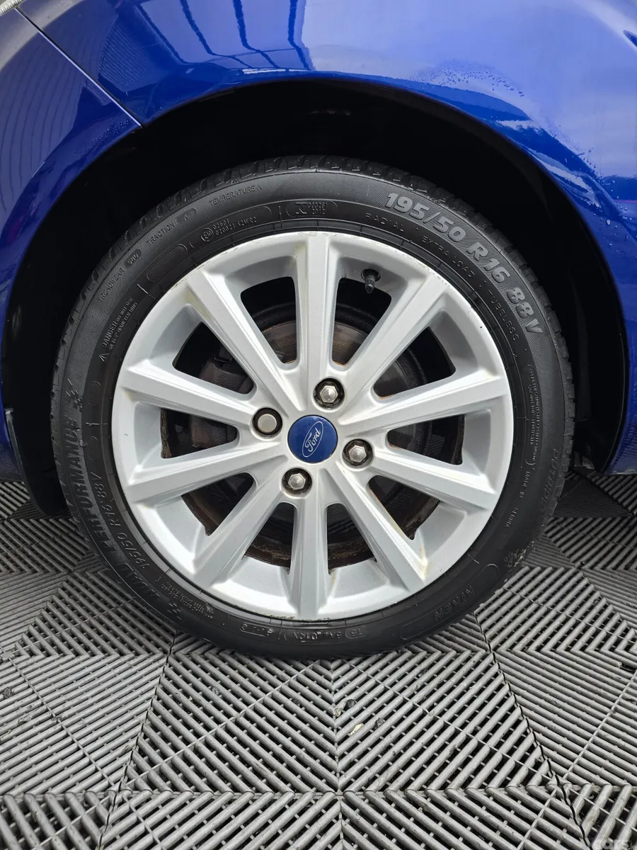 Ford Fiesta Hatchback, Petrol, 2015, Blue