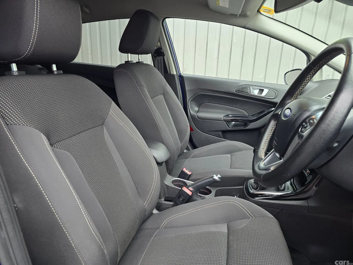 Ford Fiesta Hatchback, Petrol, 2015, Blue
