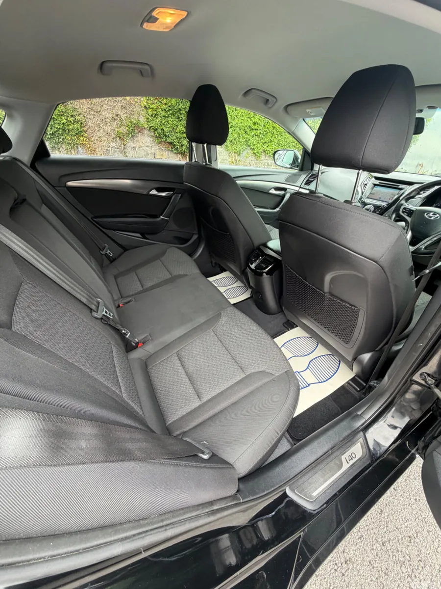 Hyundai i40 Saloon, Diesel, 2013, Black