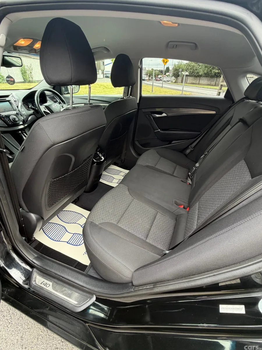 Hyundai i40 Saloon, Diesel, 2013, Black