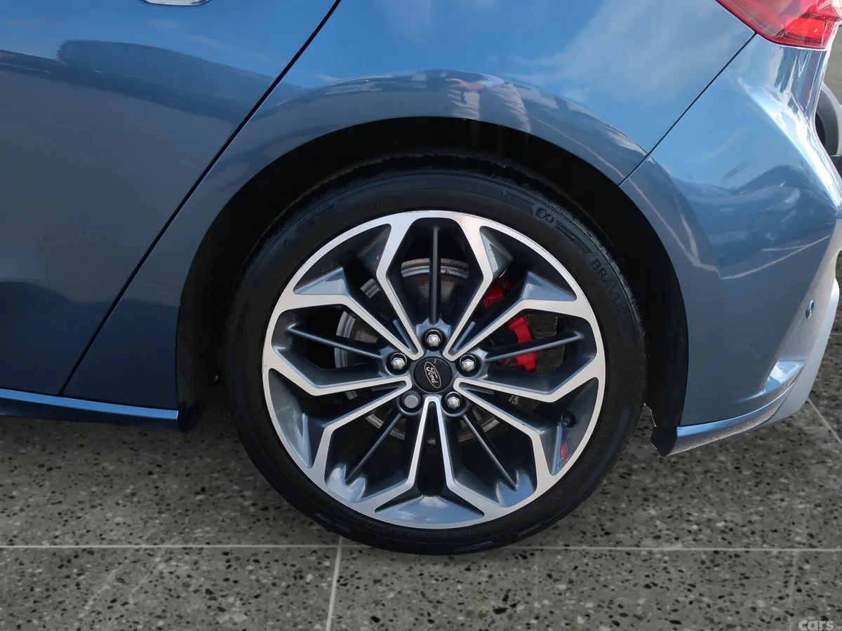 Ford Focus Hatchback, Diesel, 2023, Blue