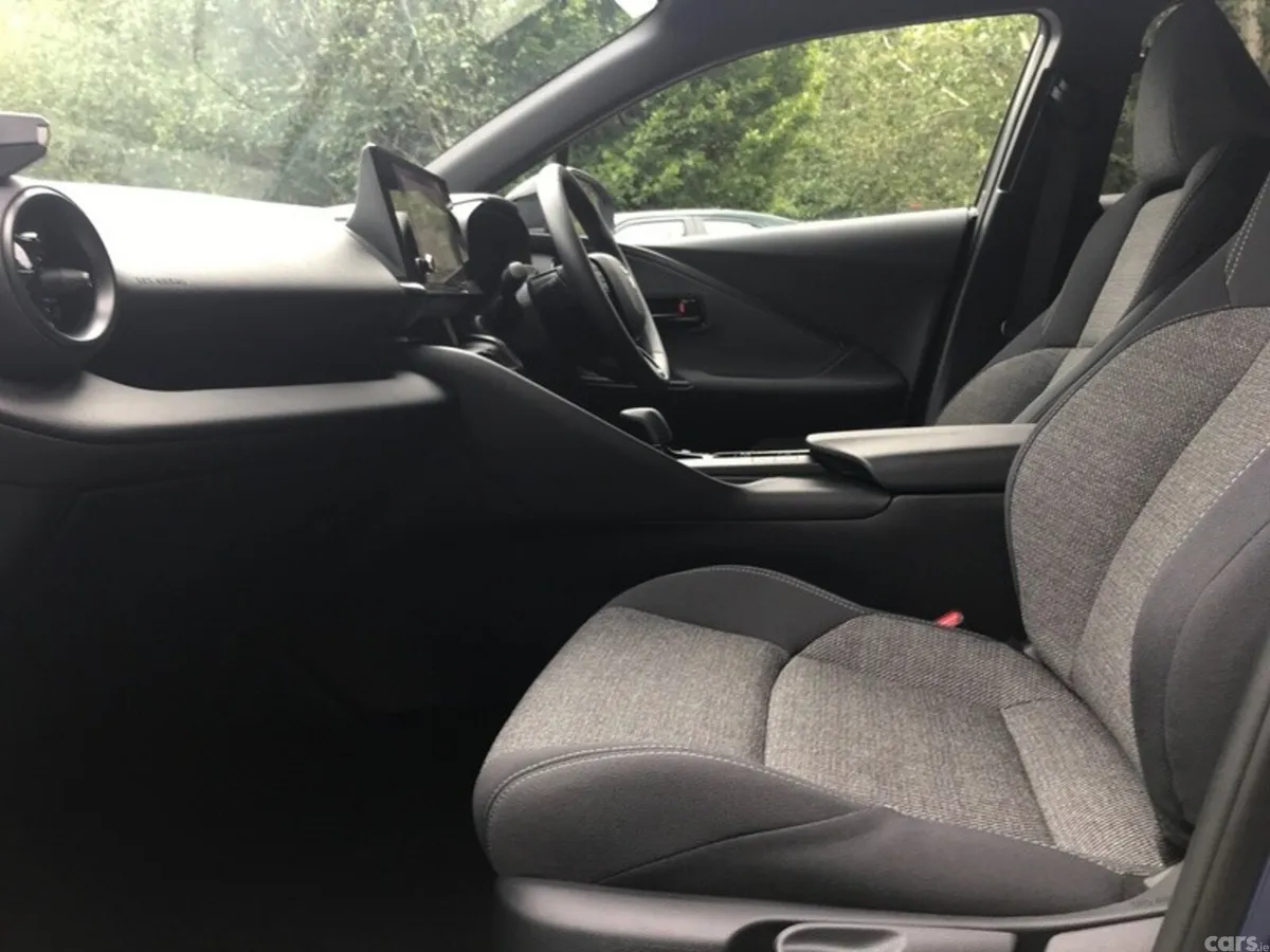 Toyota C-HR Hatchback, Petrol Plug-in Hybrid, 2026, Blue