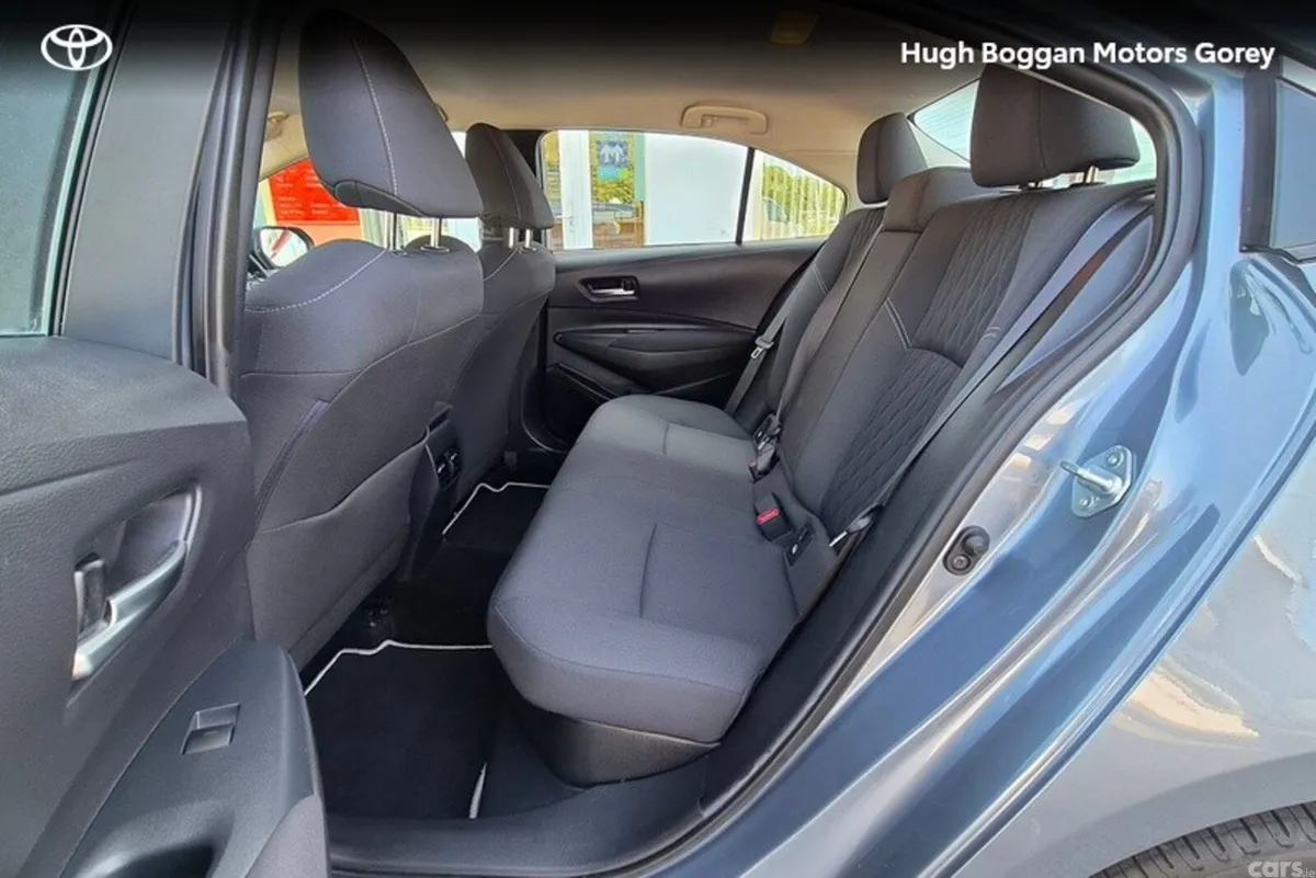 Toyota Corolla Saloon, Petrol Hybrid, 2022, Grey