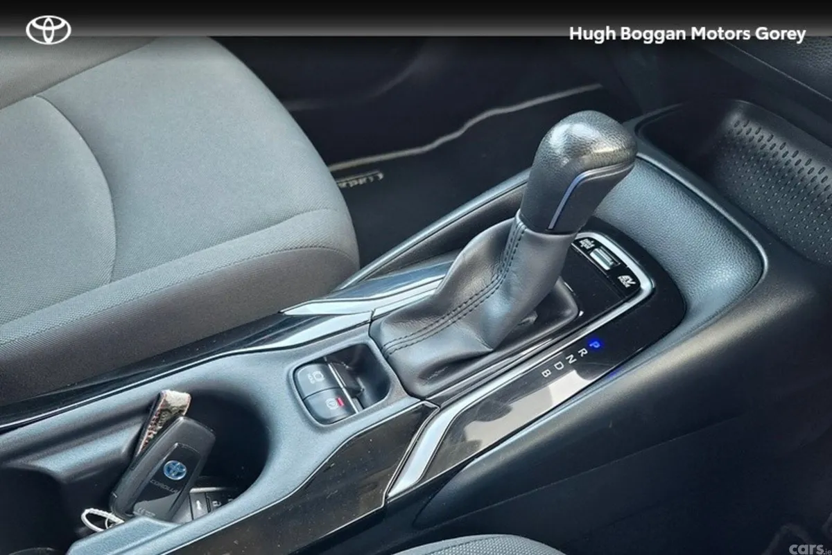 Toyota Corolla Saloon, Petrol Hybrid, 2022, Grey