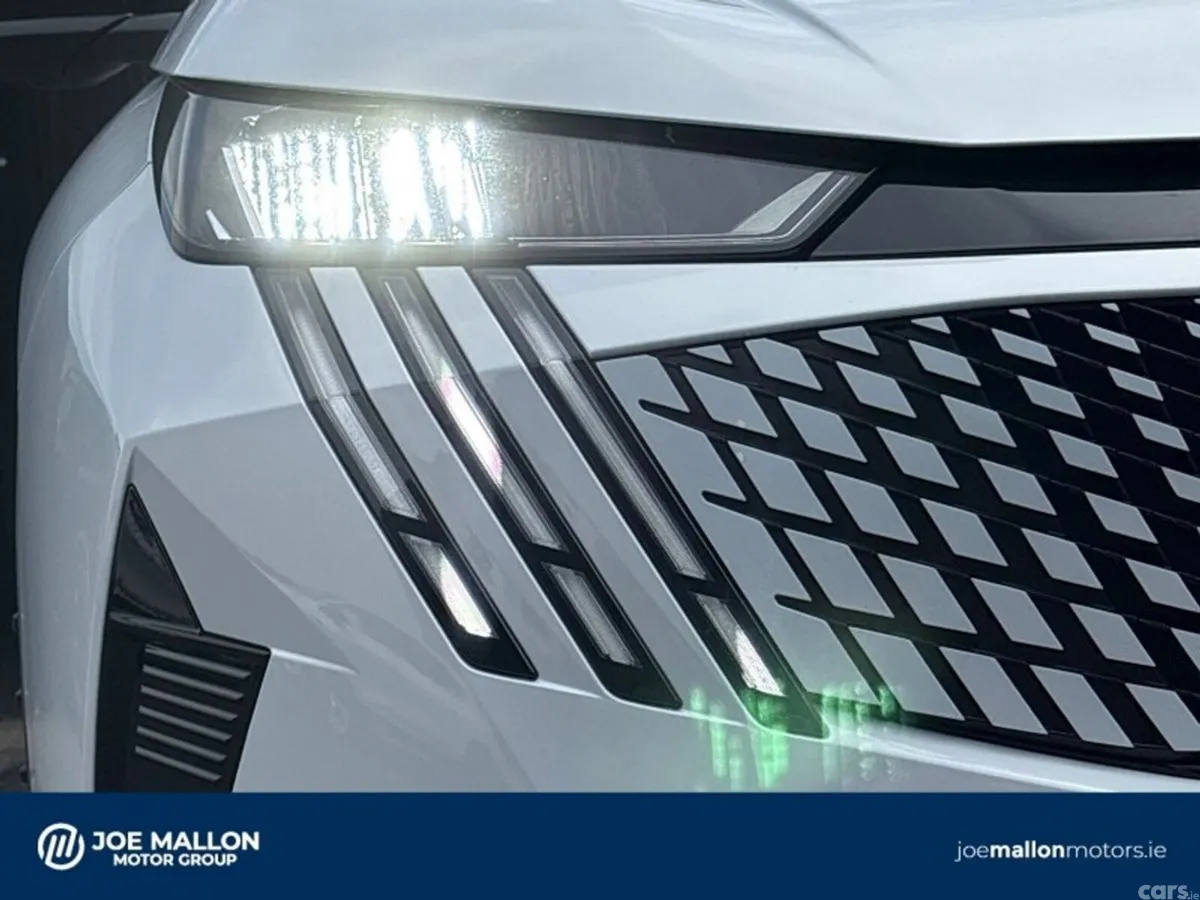 Peugeot 3008 MPV, Petrol, 2025, White