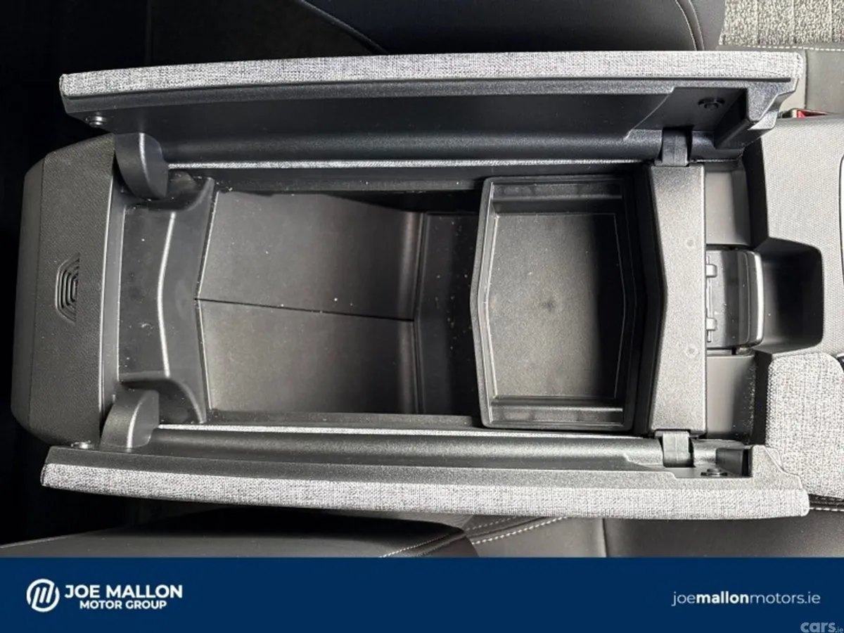 Peugeot 3008 MPV, Petrol, 2025, White