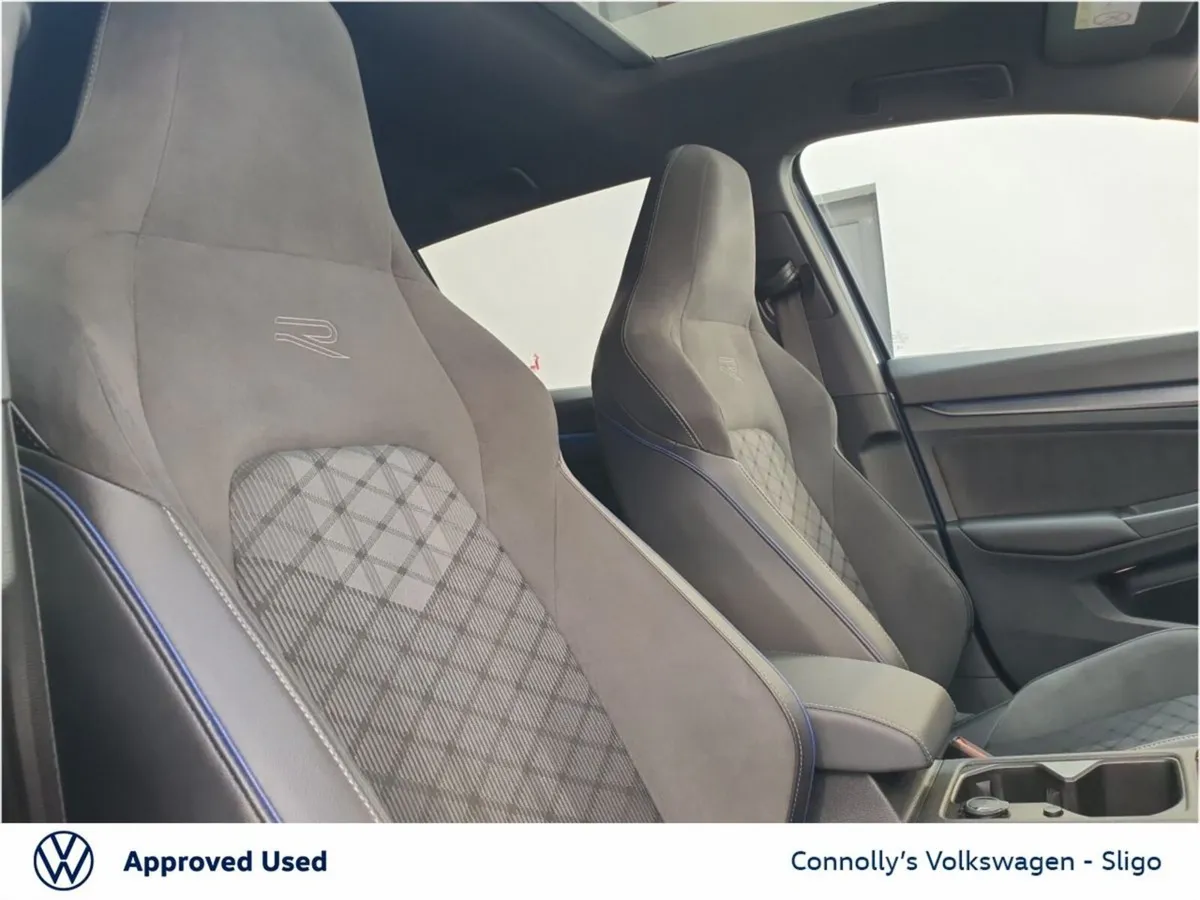 Volkswagen Golf Hatchback, Diesel, 2025, Blue