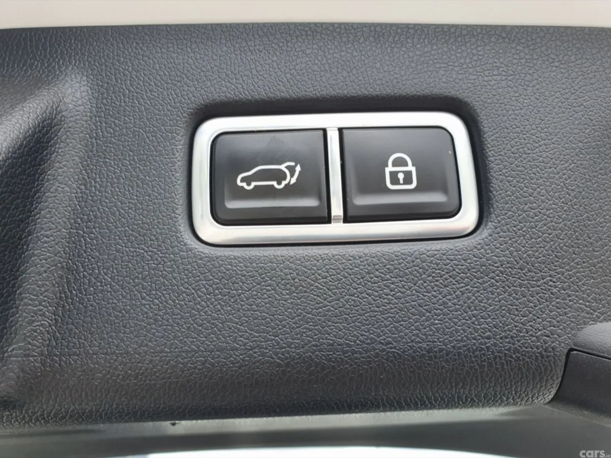 Kia Sorento SUV, Petrol Plug-in Hybrid, 2022, White