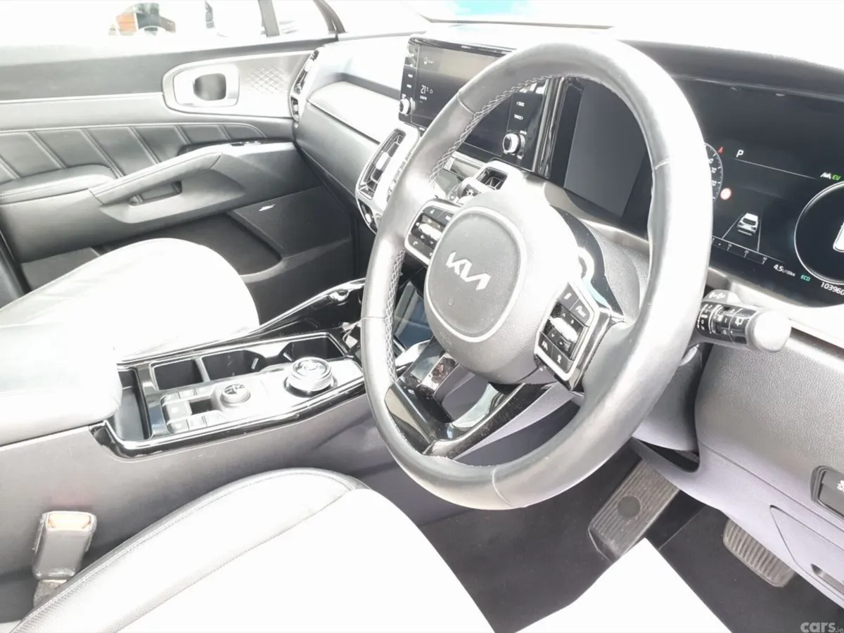 Kia Sorento SUV, Petrol Plug-in Hybrid, 2022, White