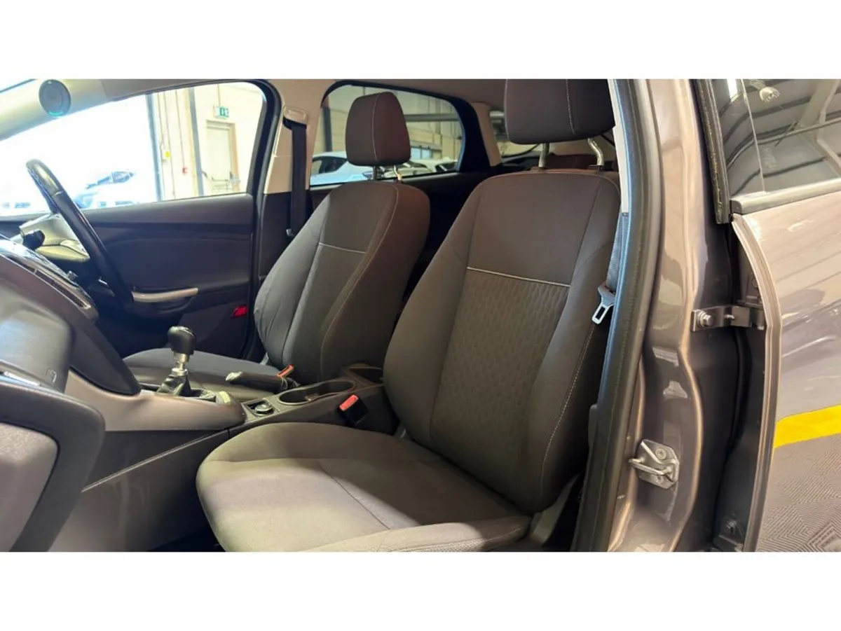 Ford Focus Hatchback, Diesel, 2014, Brown
