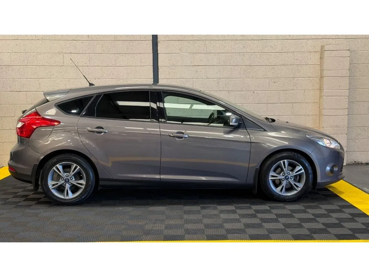 Ford Focus Hatchback, Diesel, 2014, Brown