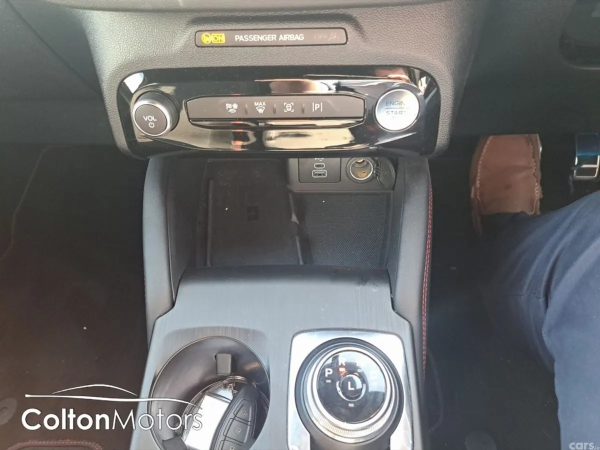 Ford Kuga SUV, Petrol Plug-in Hybrid, 2025, Blue