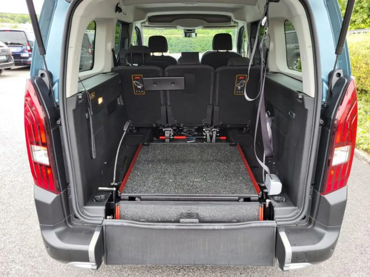 Peugeot Rifter MPV, Diesel, 2024, Blue