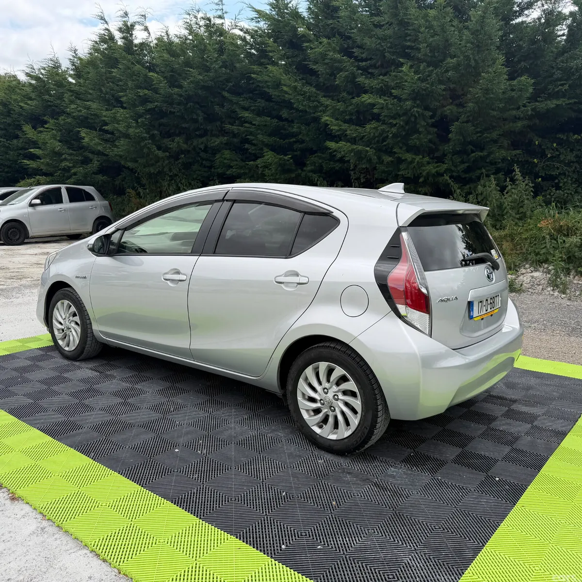 Toyota Aqua Hatchback, Petrol Hybrid, 2017, Silver