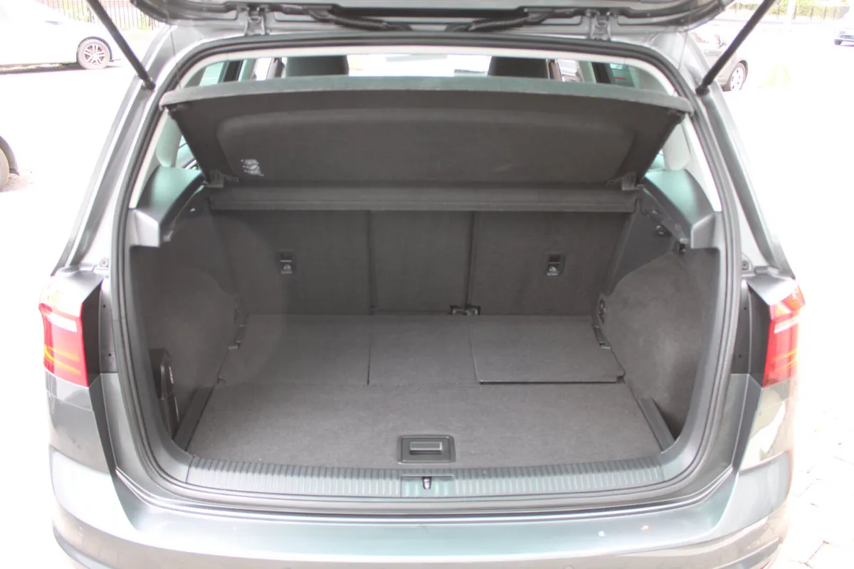 Volkswagen Golf Hatchback, Diesel, 2017, Grey