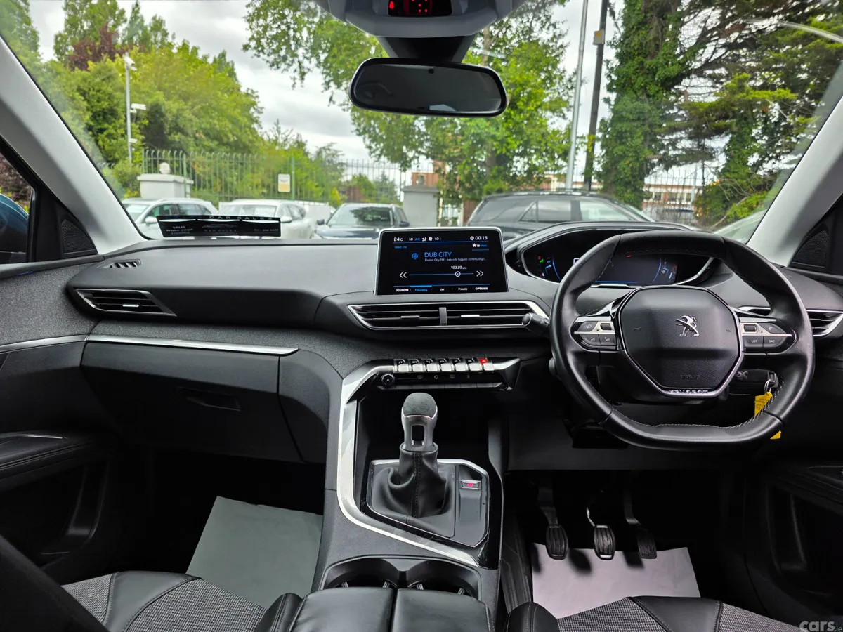 Peugeot 5008 MPV, Petrol, 2018, Green
