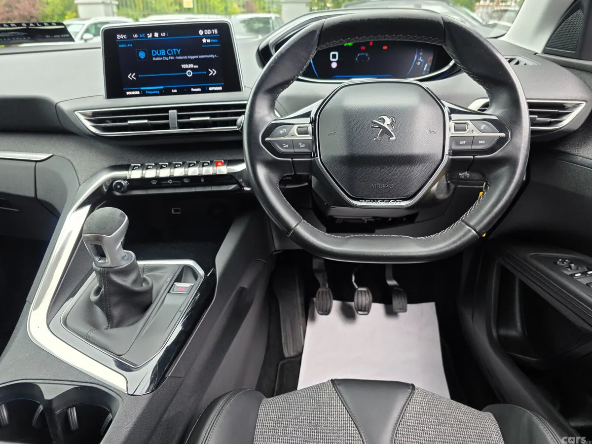 Peugeot 5008 MPV, Petrol, 2018, Green