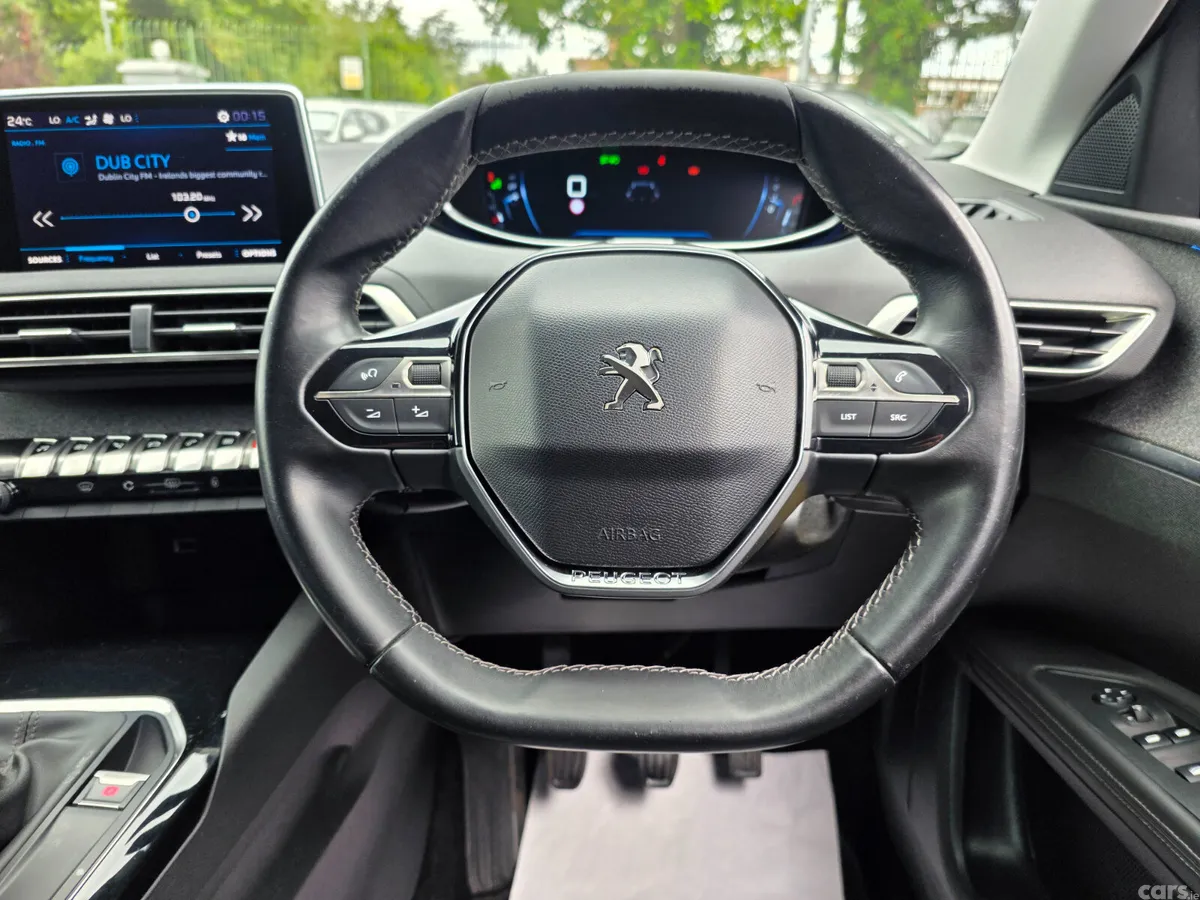 Peugeot 5008 MPV, Petrol, 2018, Green