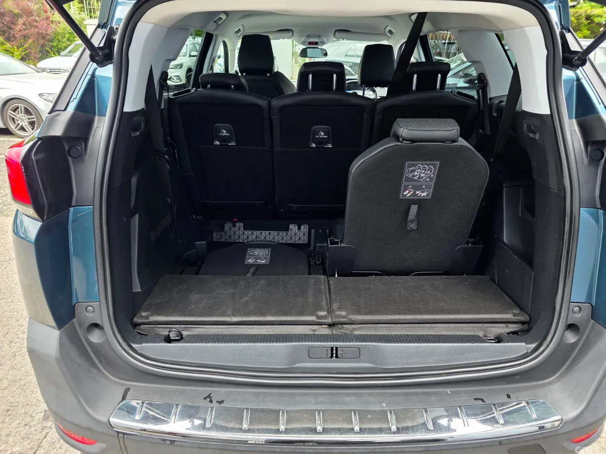 Peugeot 5008 MPV, Petrol, 2018, Green