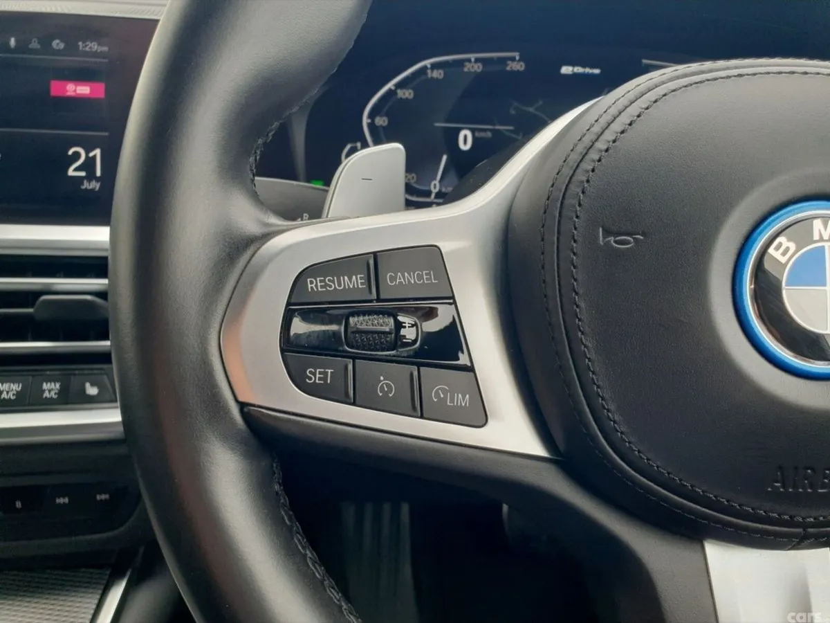 BMW 3-Series Estate, Petrol Plug-in Hybrid, 2021, Blue