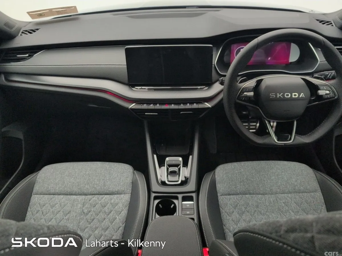 Skoda Octavia Saloon, Diesel, 2026, Green