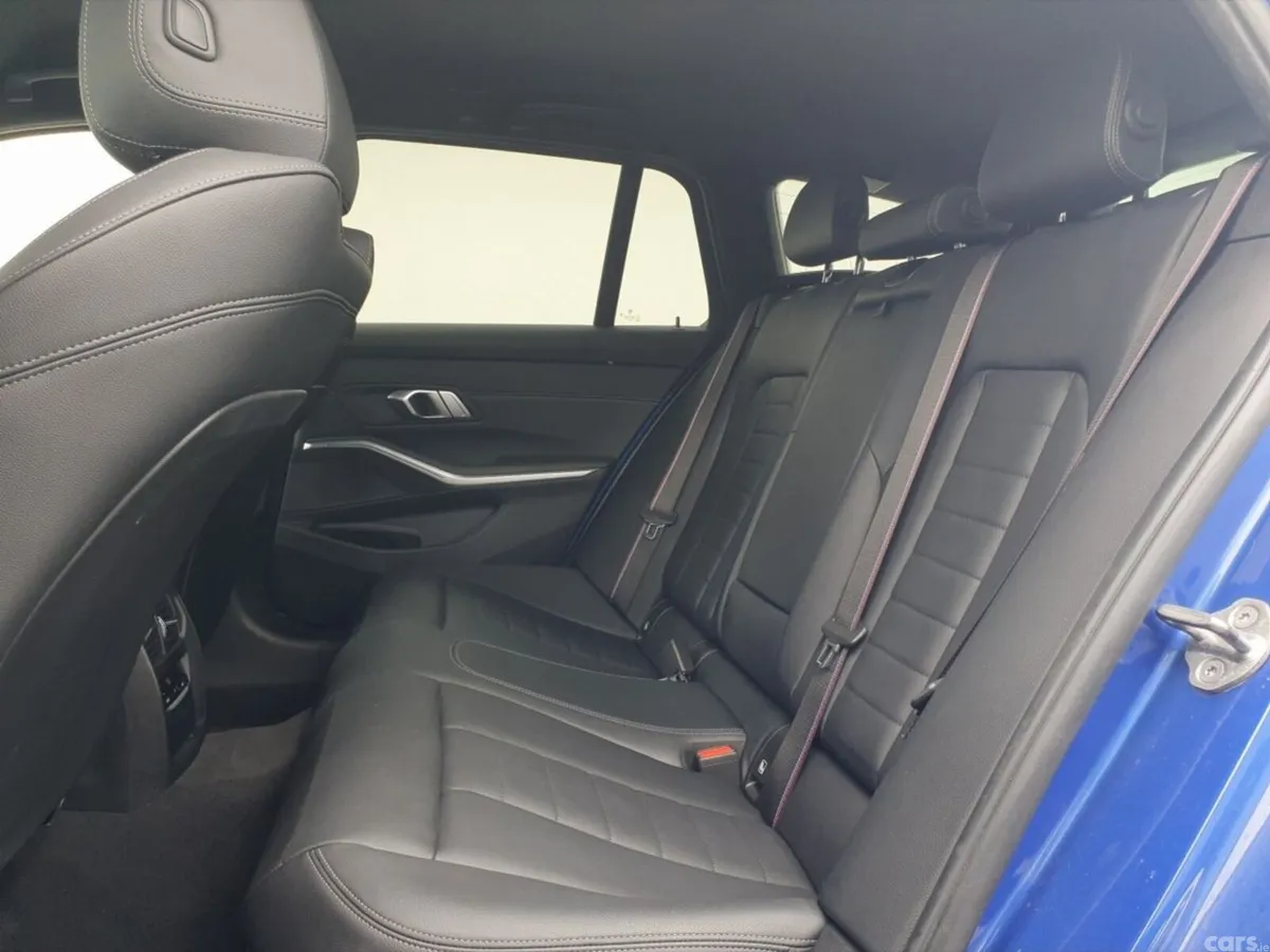 BMW 3-Series Estate, Petrol Plug-in Hybrid, 2021, Blue
