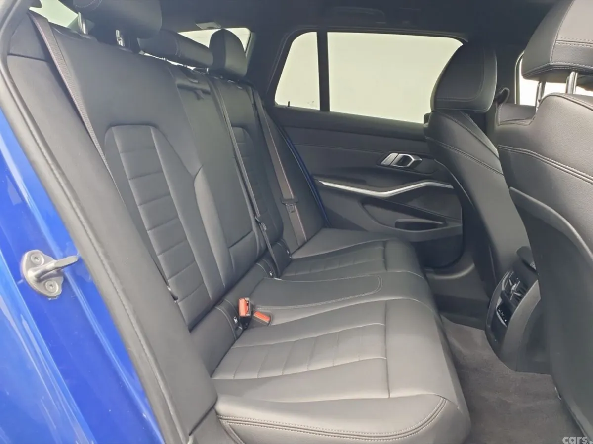 BMW 3-Series Estate, Petrol Plug-in Hybrid, 2021, Blue