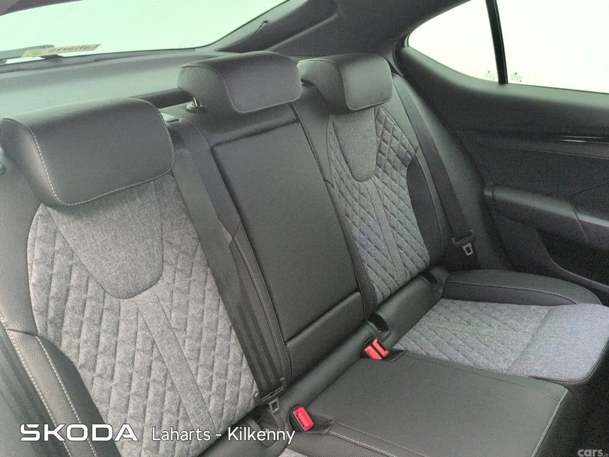 Skoda Octavia Saloon, Diesel, 2026, Green
