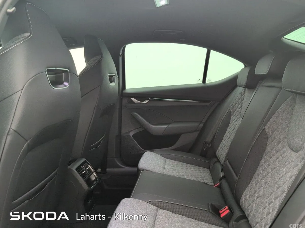 Skoda Octavia Saloon, Diesel, 2026, Green