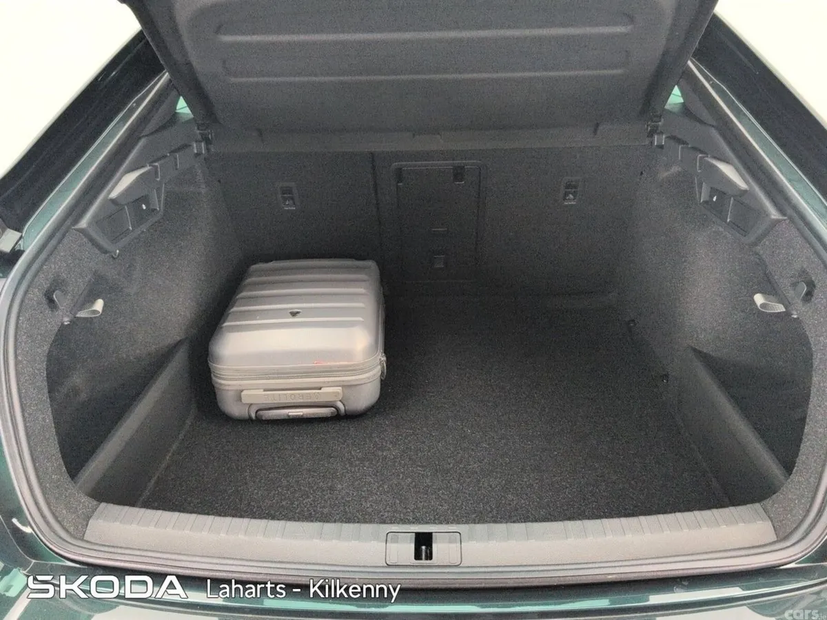 Skoda Octavia Saloon, Diesel, 2026, Green