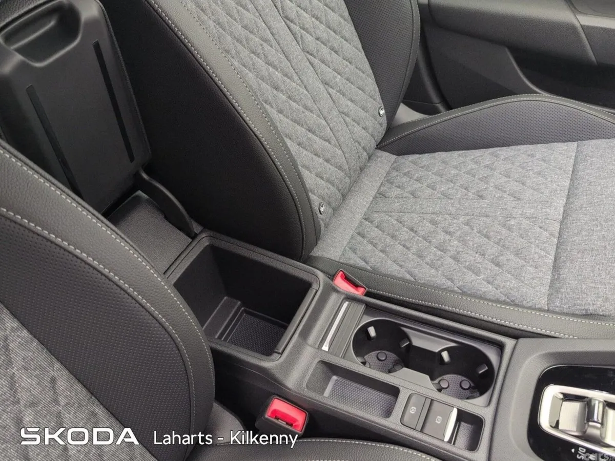 Skoda Octavia Saloon, Diesel, 2026, Green