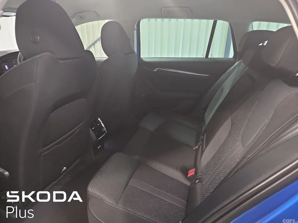Skoda Octavia Estate, Diesel, 2023, Blue