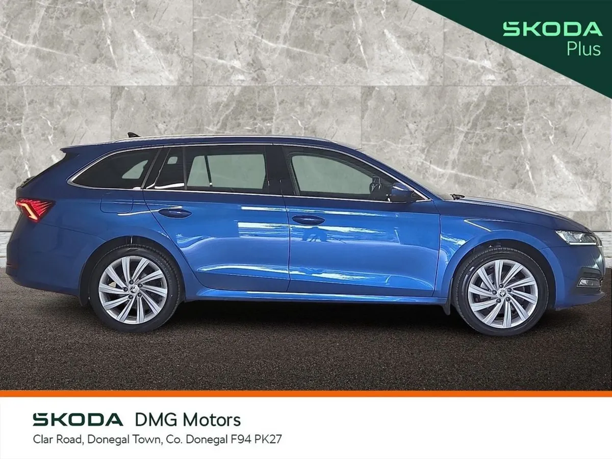 Skoda Octavia Estate, Diesel, 2023, Blue
