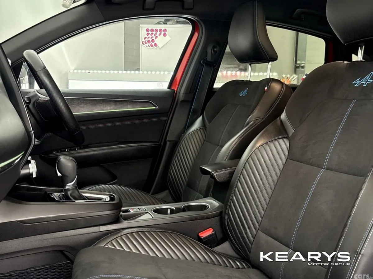 Renault Arkana Hatchback, Petrol, 2024, Red