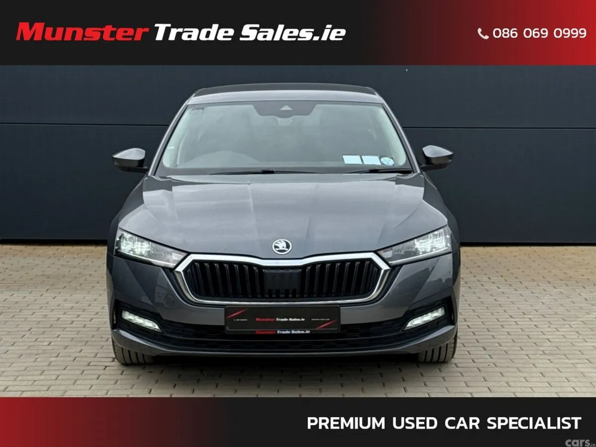 Skoda Octavia Saloon, Diesel, 2022, Grey