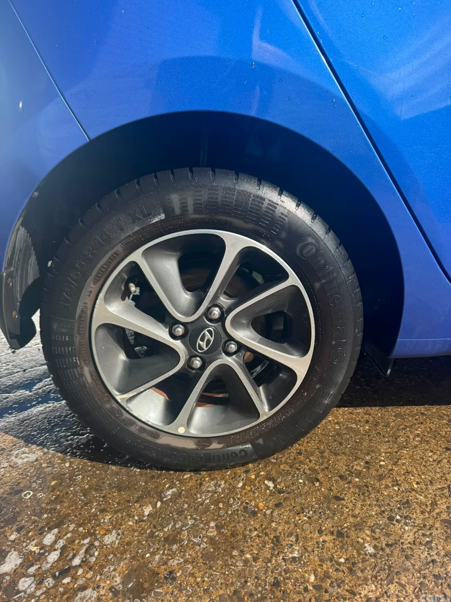 Hyundai i10 Hatchback, Petrol, 2019, Blue