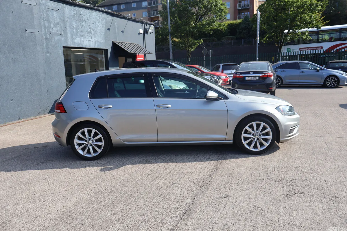 Volkswagen Golf Estate, Petrol, 2018, Grey