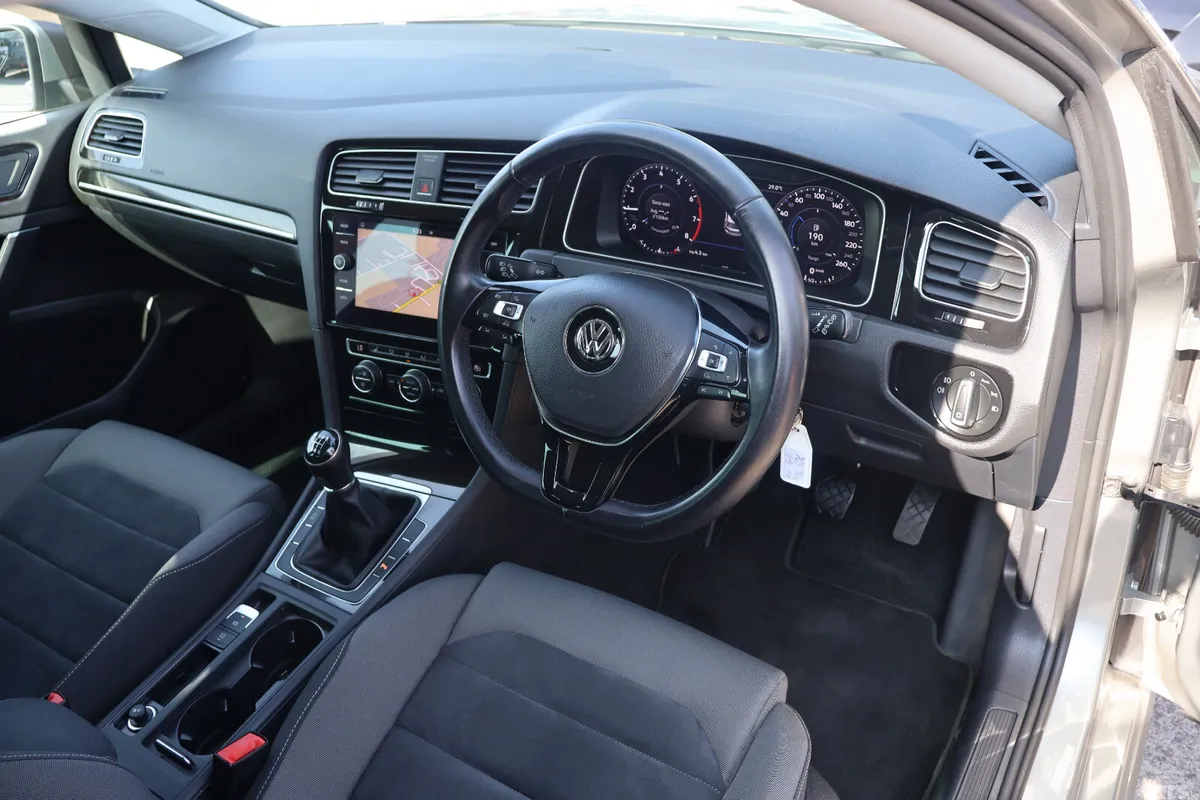 Volkswagen Golf Estate, Petrol, 2018, Grey