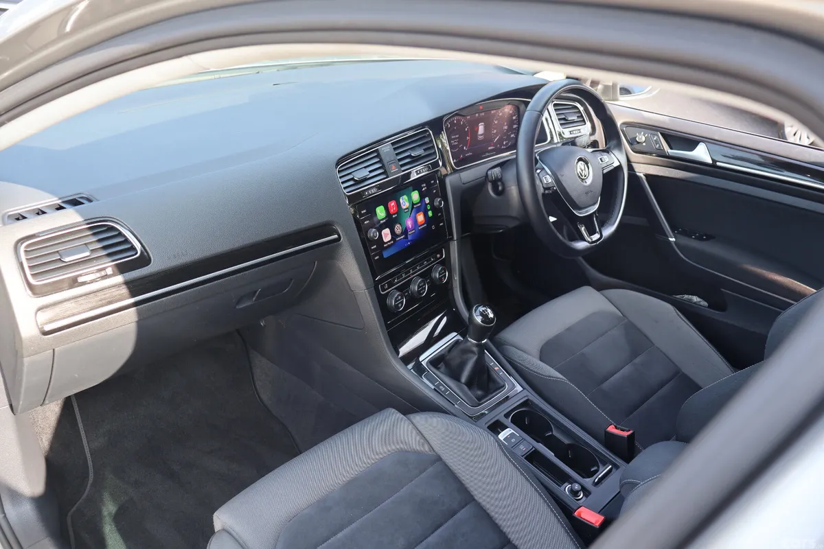 Volkswagen Golf Estate, Petrol, 2018, Grey