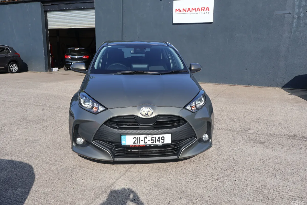 Toyota Yaris Hatchback, Petrol, 2021, Green