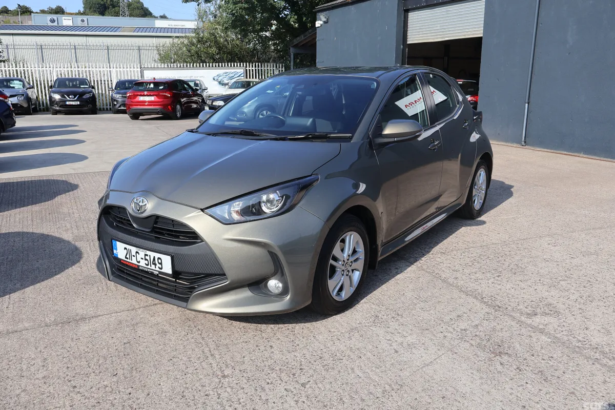 Toyota Yaris Hatchback, Petrol, 2021, Green