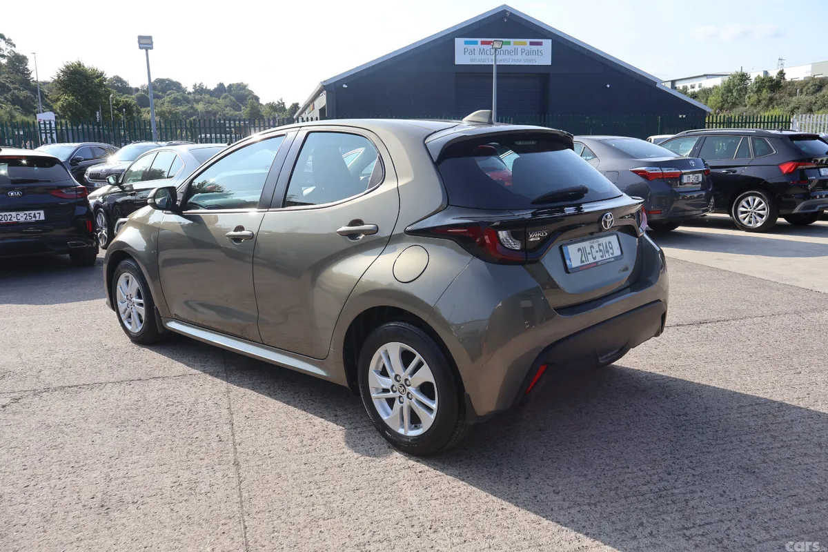 Toyota Yaris Hatchback, Petrol, 2021, Green