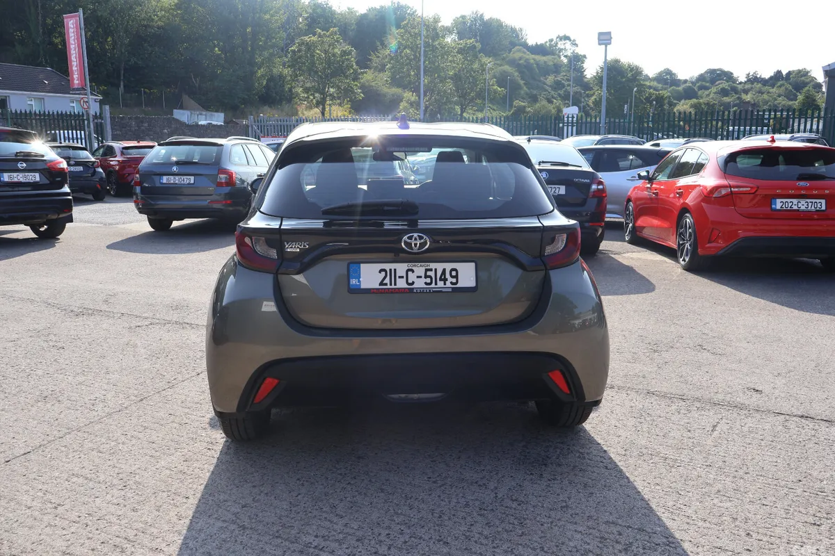 Toyota Yaris Hatchback, Petrol, 2021, Green