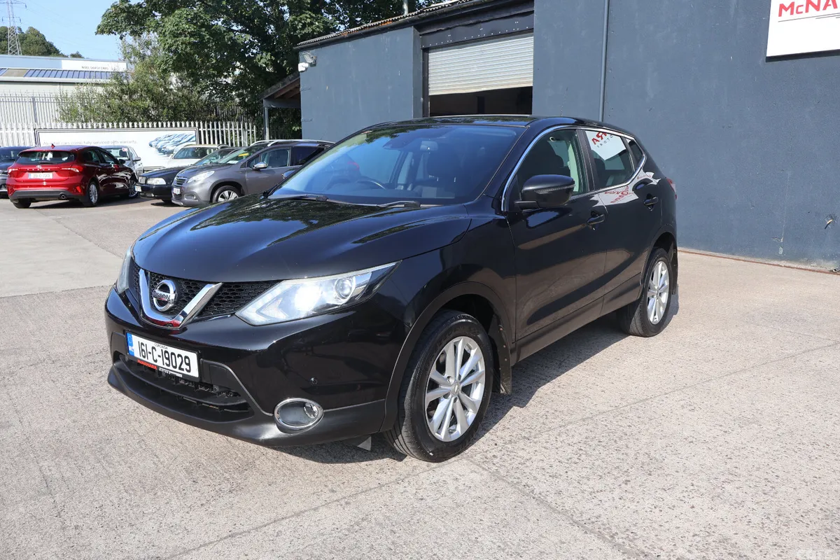 Nissan Qashqai Hatchback, Diesel, 2016, Black