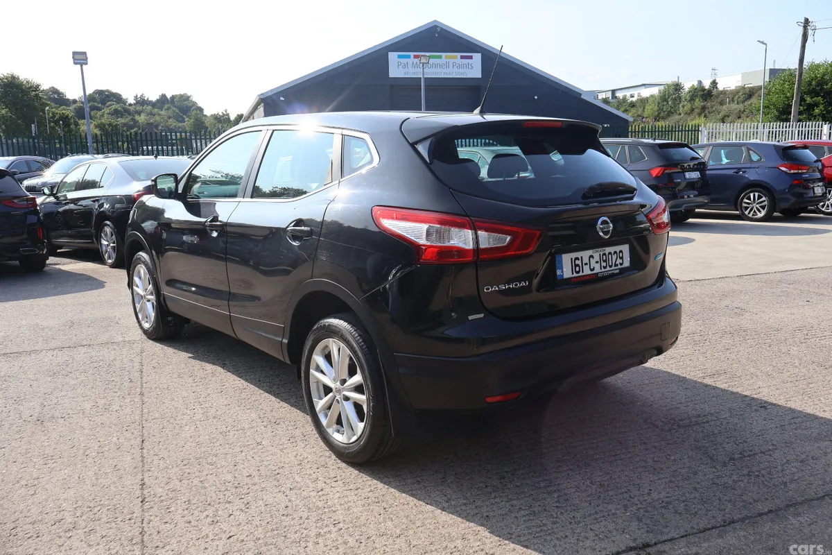 Nissan Qashqai Hatchback, Diesel, 2016, Black