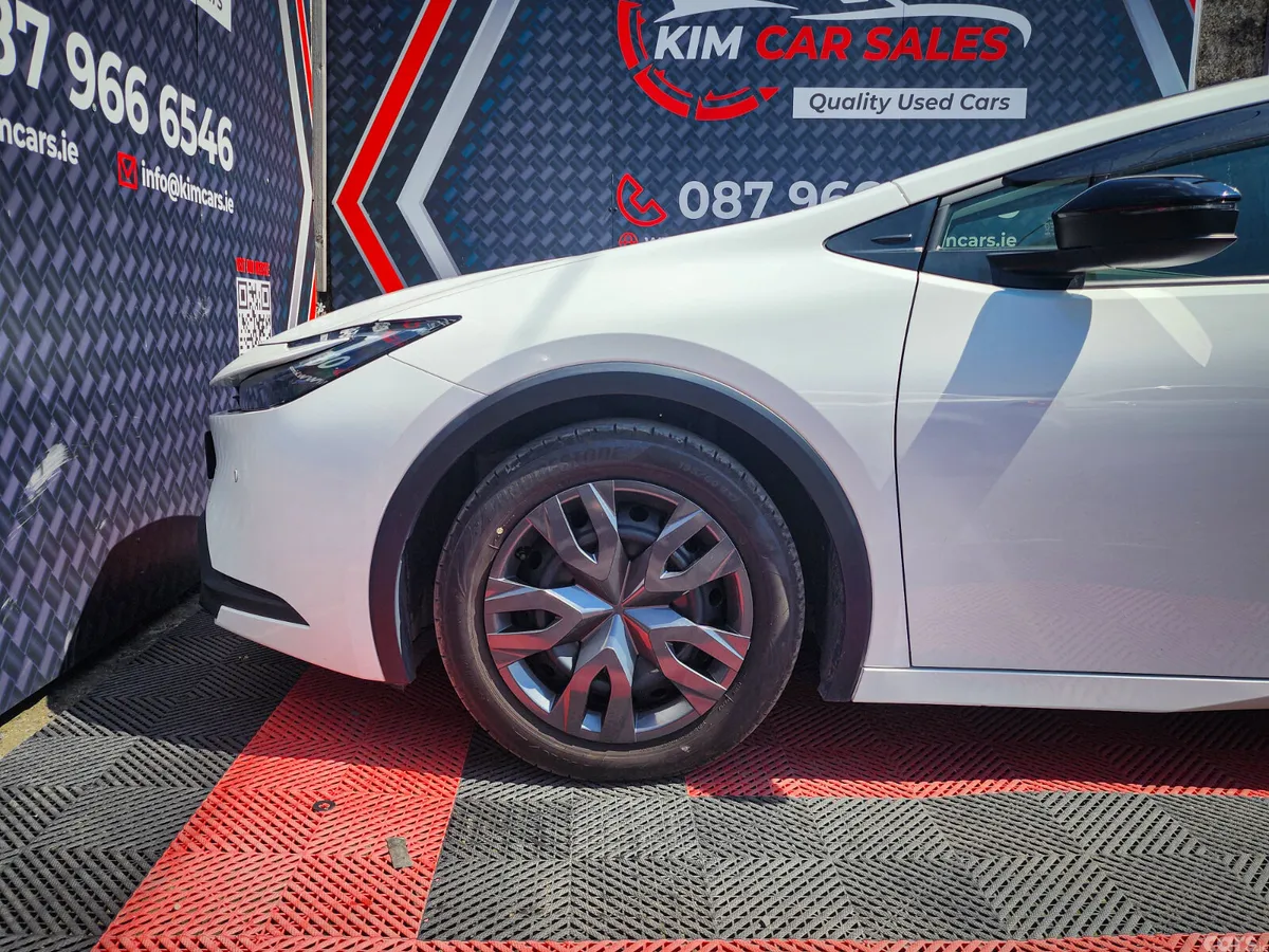 Toyota Prius Hatchback, Petrol Hybrid, 2023, White
