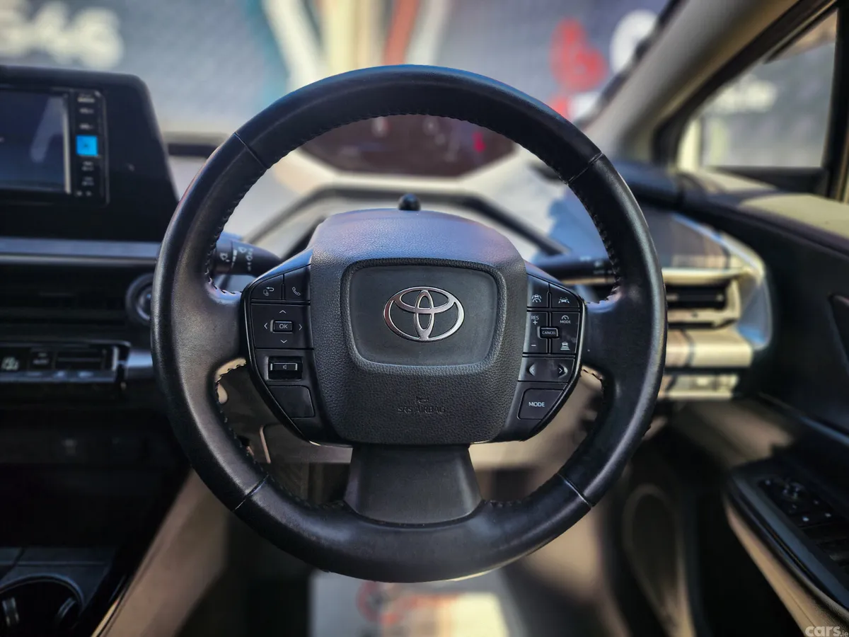 Toyota Prius Hatchback, Petrol Hybrid, 2023, White