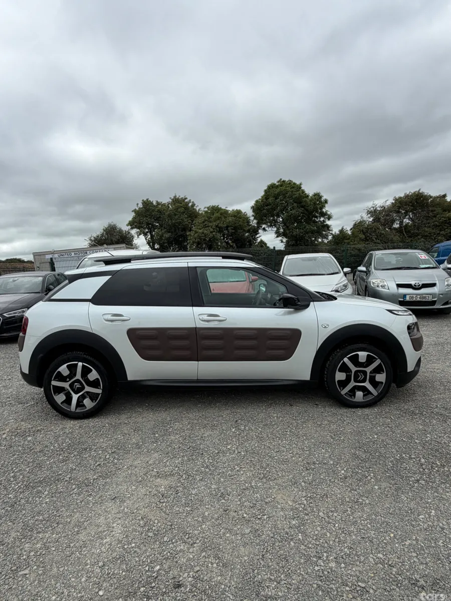 Citroen C4 Cactus Hatchback, Petrol, 2017, White